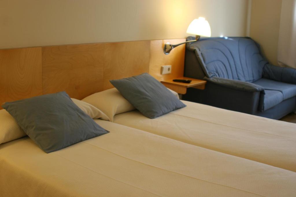 Hotel Rambla Figueres Стая снимка