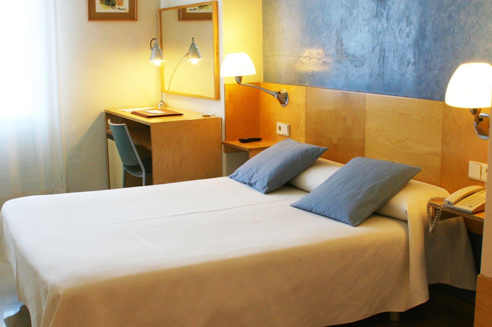Hotel Rambla Figueres Екстериор снимка