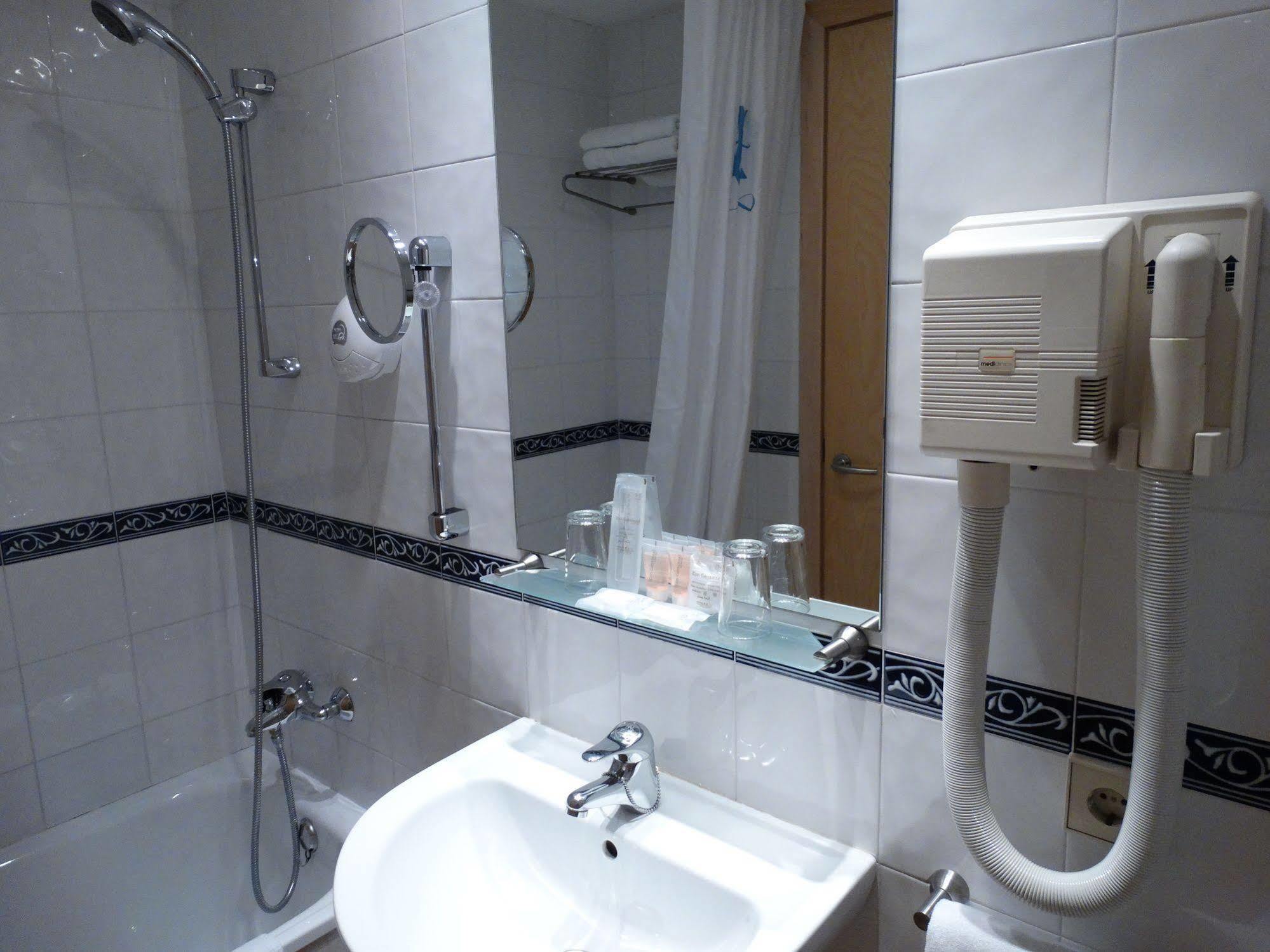 Hotel Rambla Figueres Екстериор снимка