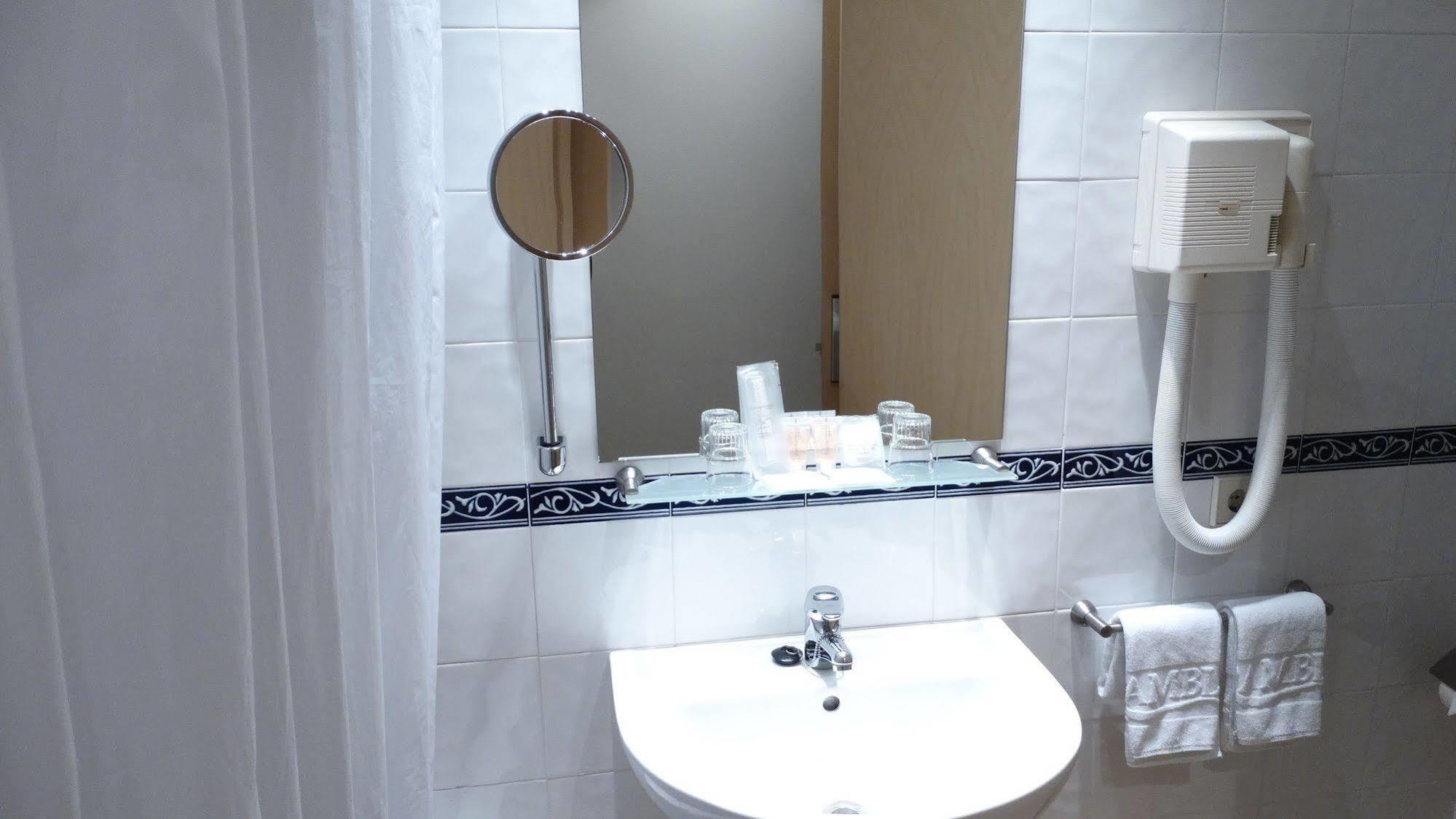 Hotel Rambla Figueres Екстериор снимка