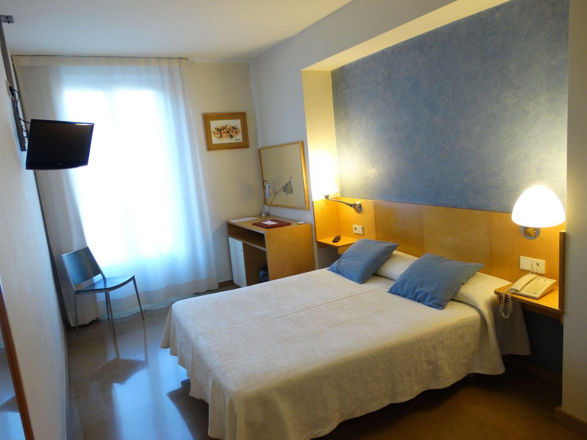 Hotel Rambla Figueres Екстериор снимка