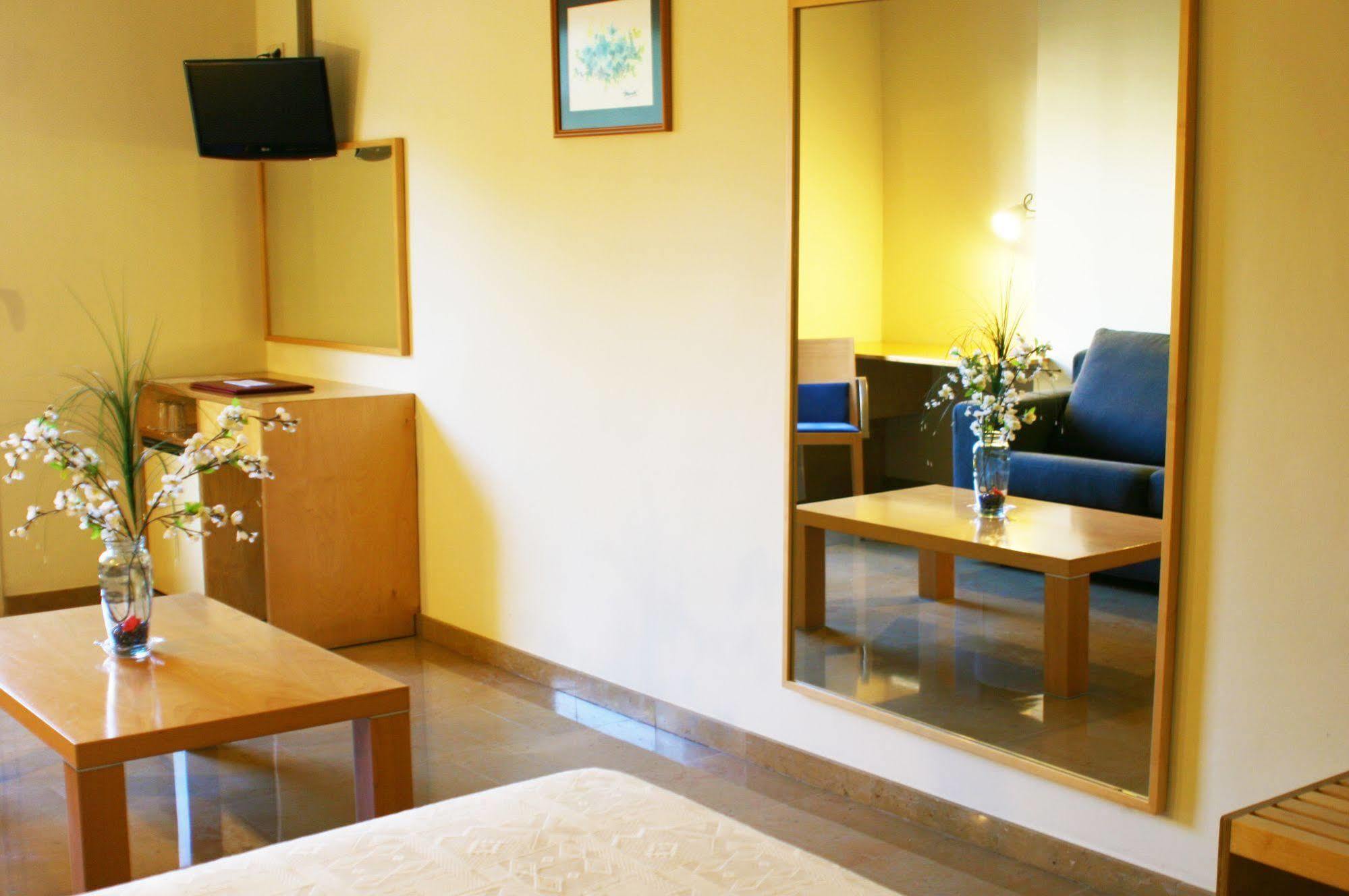 Hotel Rambla Figueres Екстериор снимка